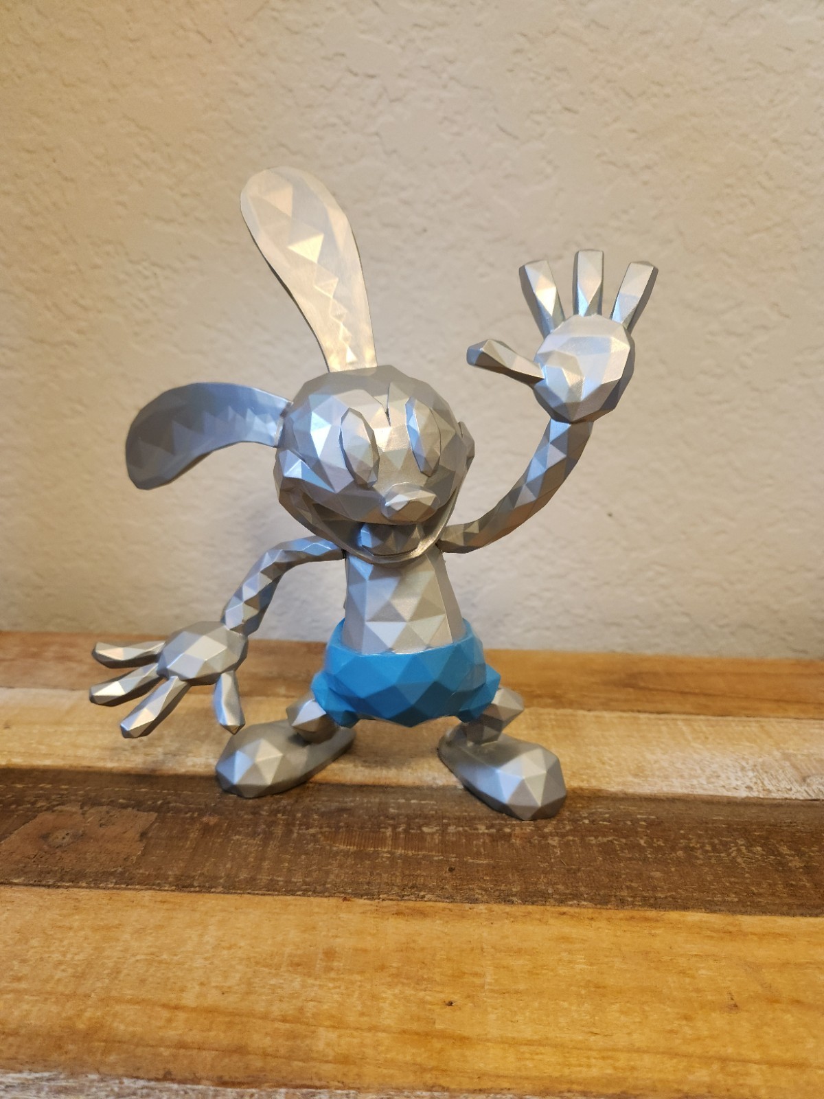 Disney Oswald the Lucky Rabbit 100th Anniversary Figurine 8