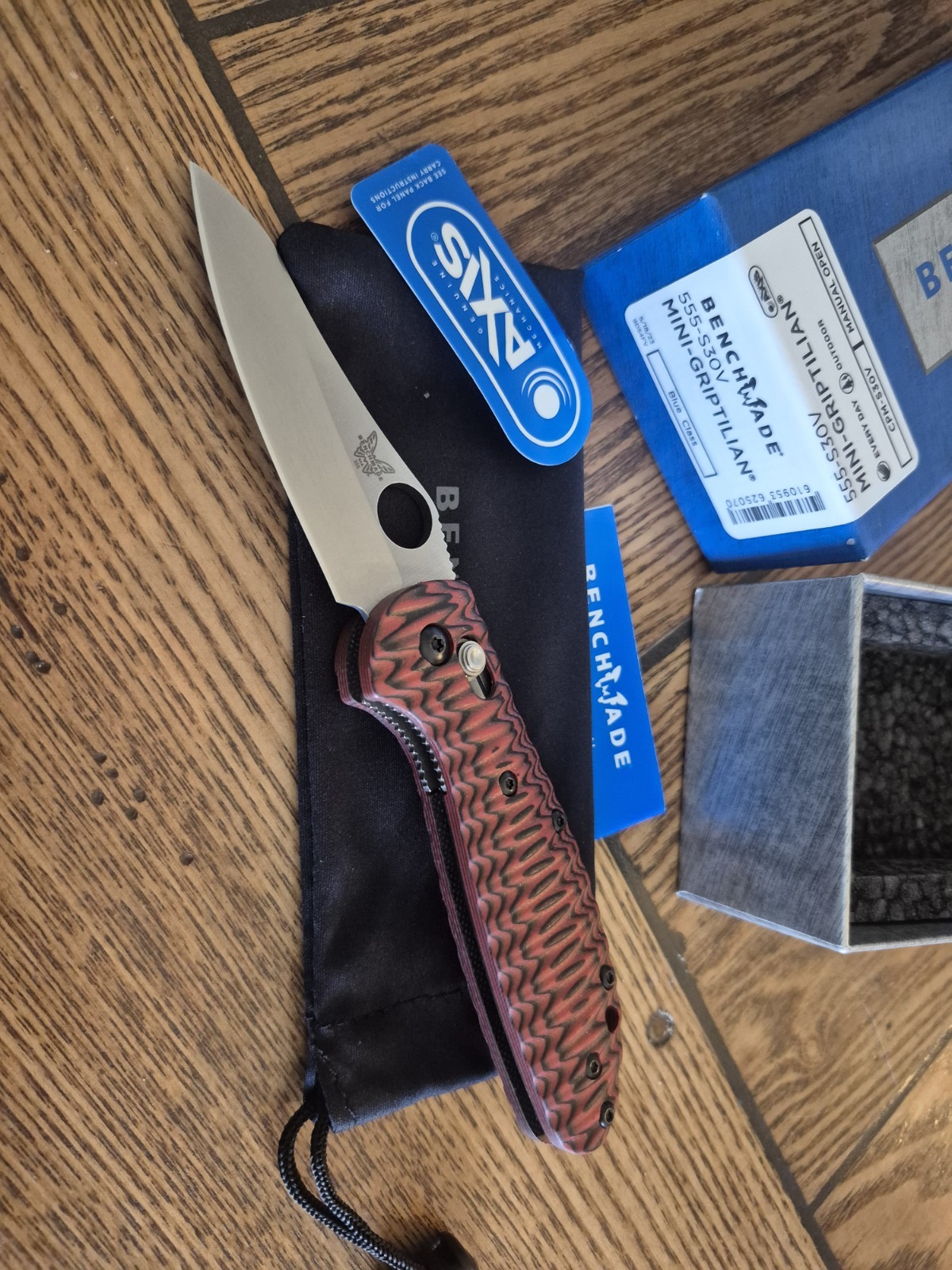 benchmade 555 mini griptilian Red G10 Scales S30V Blade 