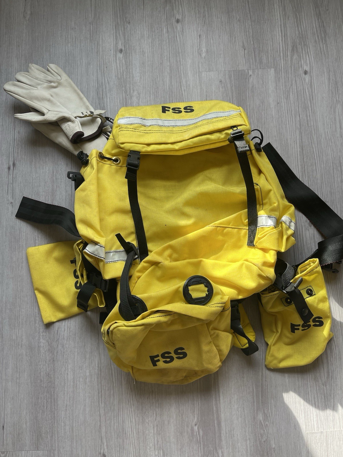 USFS Wildland Firefighter Field Pack FSS Yellow Harness Pouches Firefighting