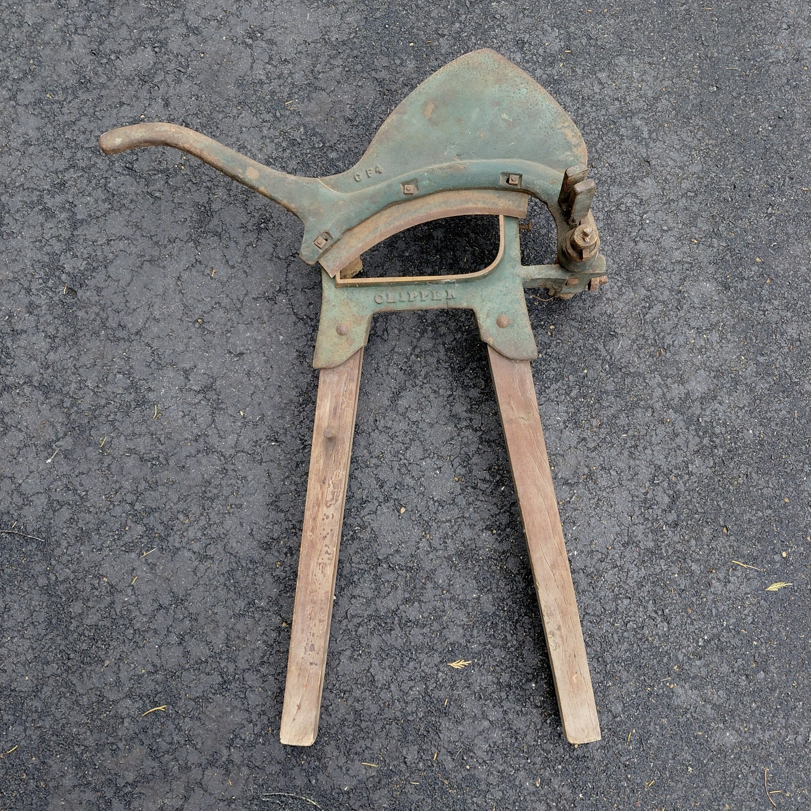 Antique Cast Iron “Clipper” Hand Tobacco Cutter Chopper Primitive Farm Tool