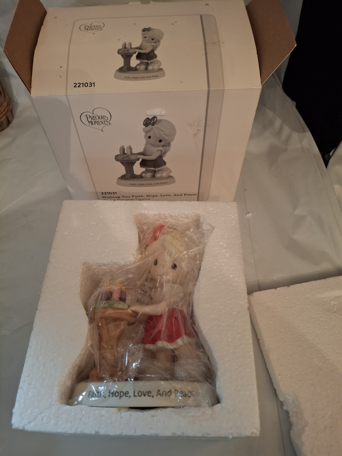 Precious Moments Figurine In Original Box 221031 Bisque