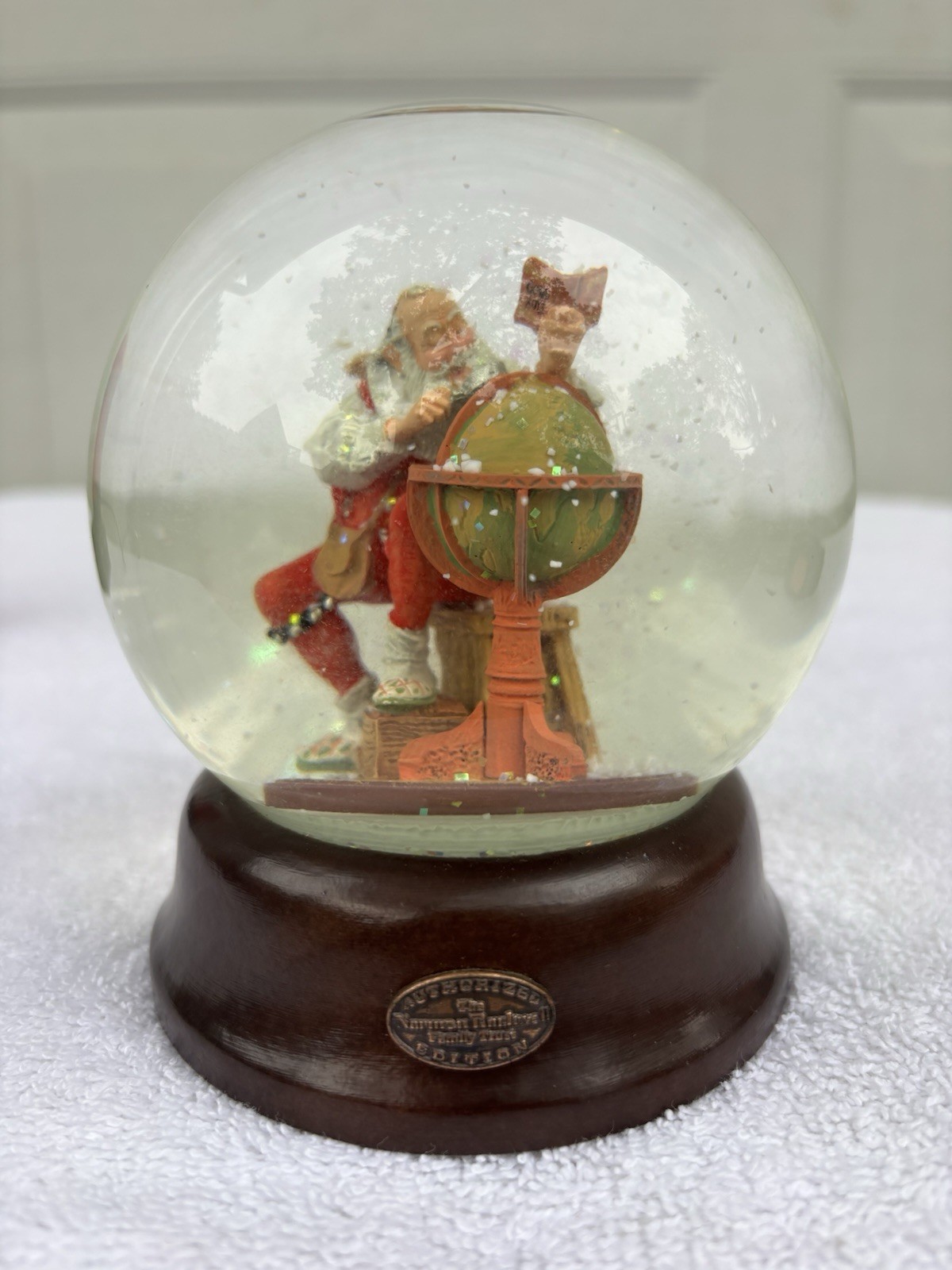 Vintage Norman Rockwell “Around The World” Snow Globe 1992 #A1253 ￼