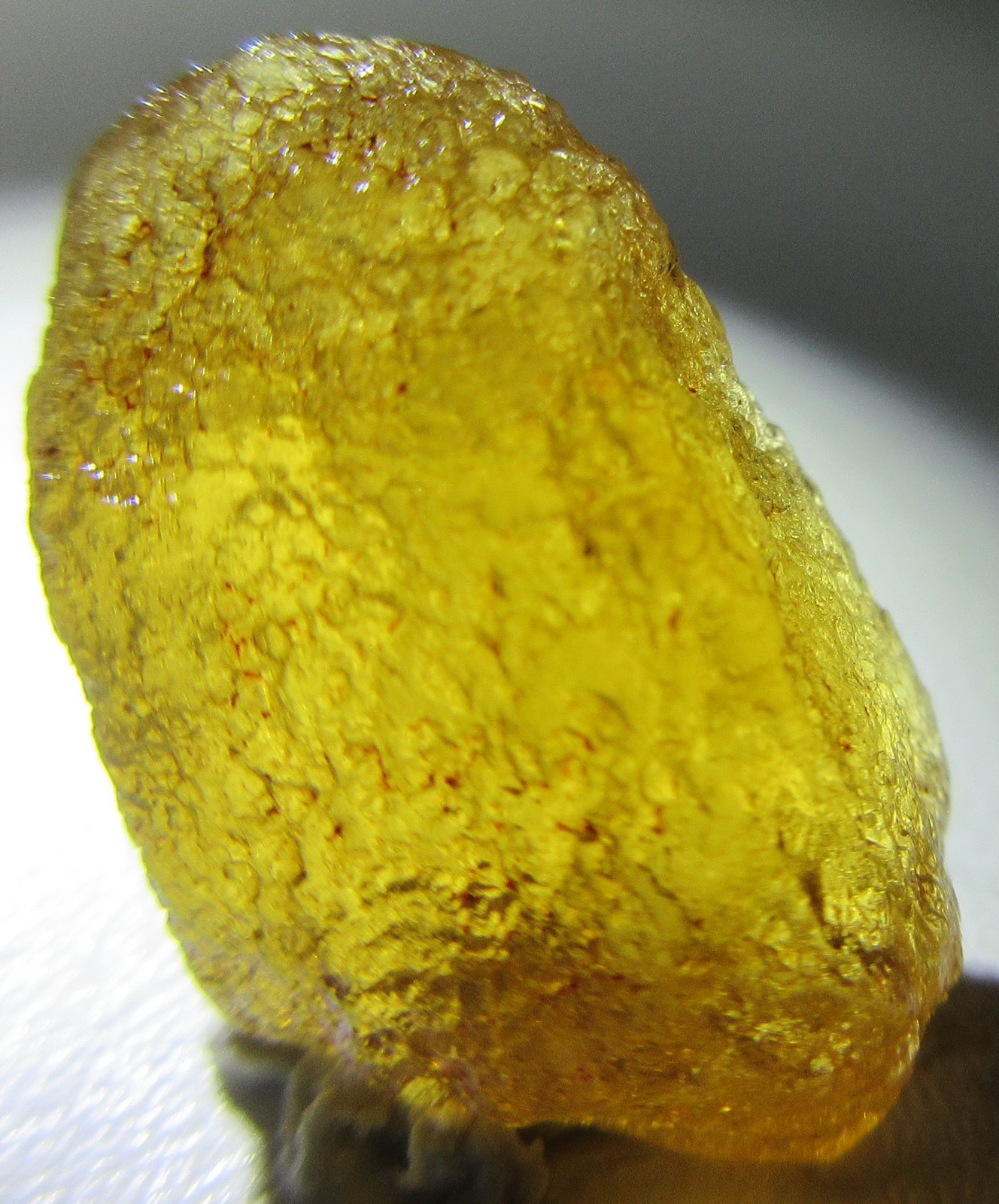 13.75 Crt Lemon Yellow Garnet Facet Rough.  High Yield   17.4 x 12 x 8.0mm