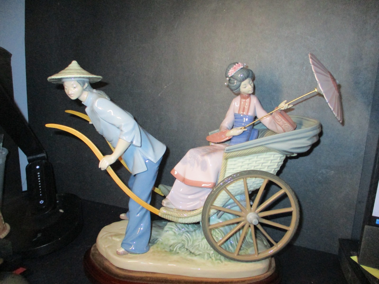 LLADRO PORCELAIN STATUE A RICKSHAW RIDE #1383 with box Made in Spain D131A   PA