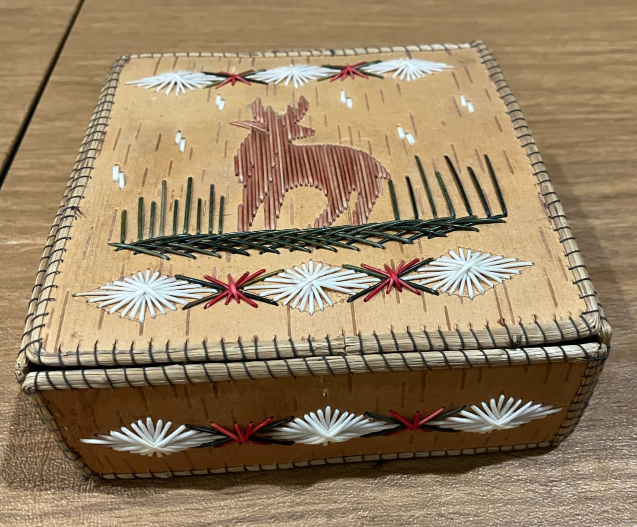 Antique Ojibwe Canadian Birch Bark Porcupine Quillwork Square Lidded Box