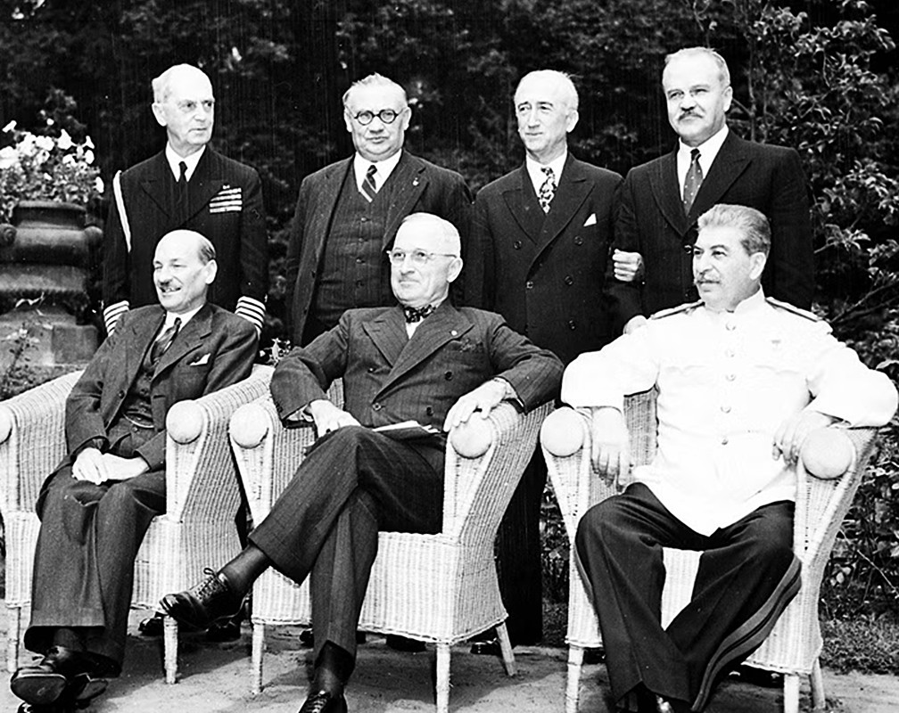 PRESIDENT HARRY TRUMAN ATTEND POTSDAM CONFERENCE 8\