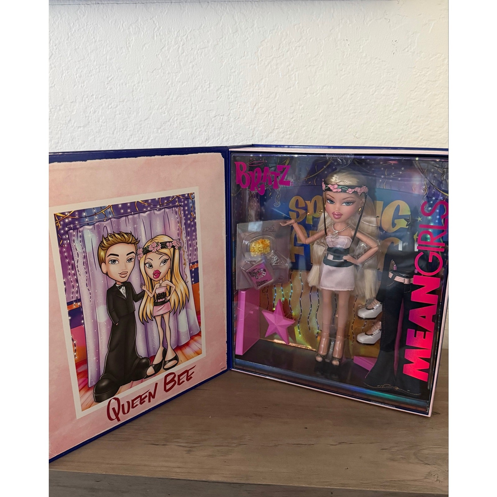 Bratz X Mean Girls Spring Fling Collector Doll - Regina [New][Sealed]