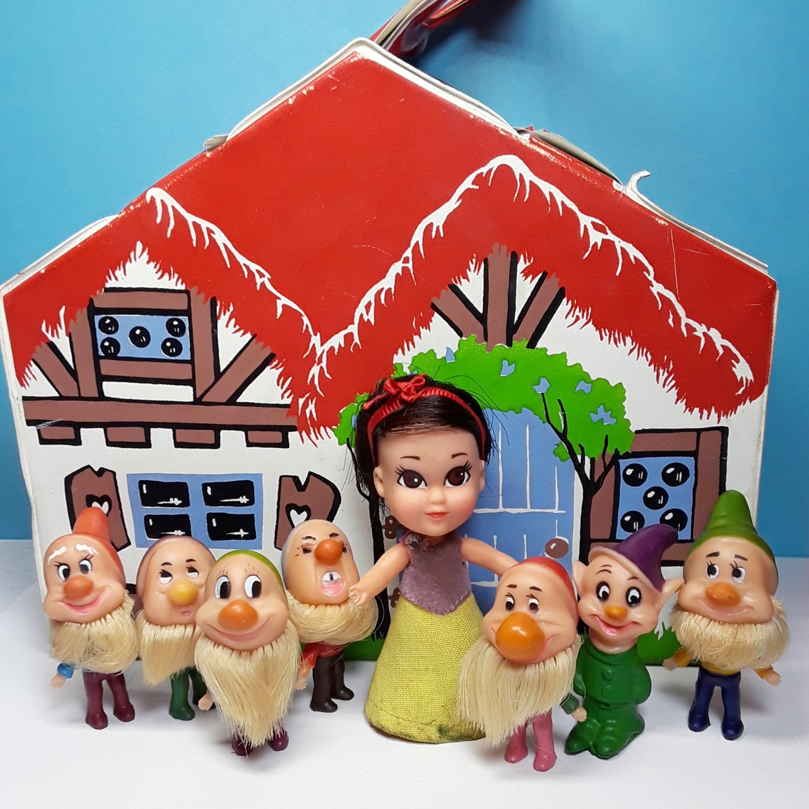 Vintage Hasbro Storykins Snow White & Seven Dwarfs Cottage Playset Kiddle-Like