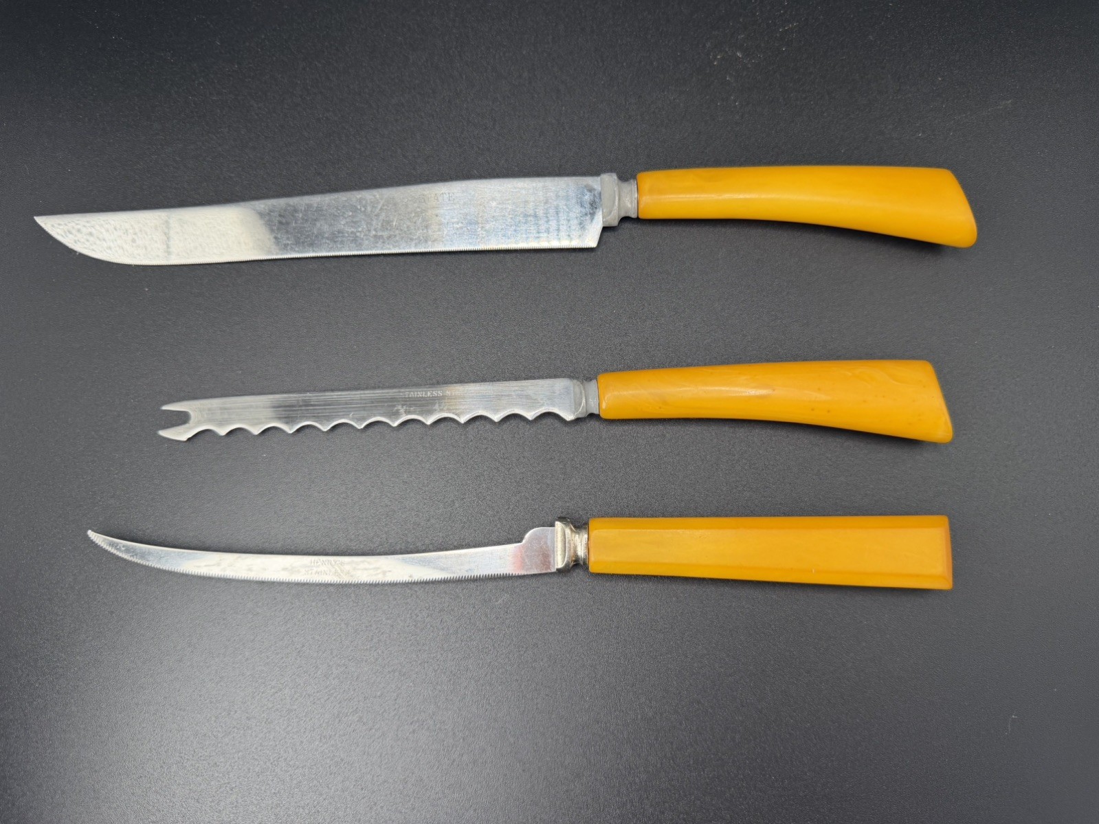 VTG Henry Butterscotch Bakelite Handle Knife Lot (3) Badger Feed Co Promotional