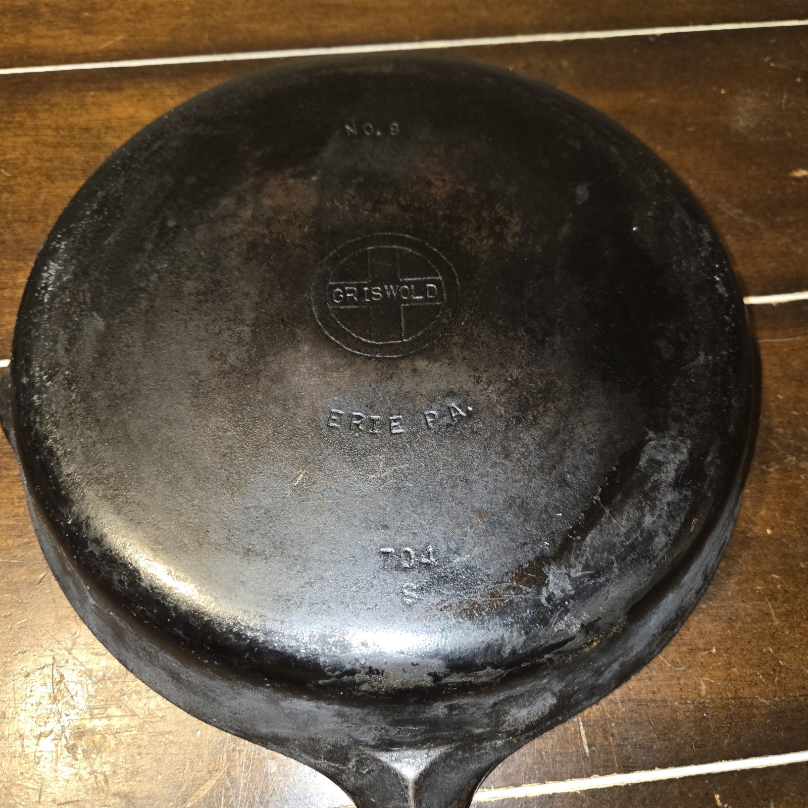 Griswold Cast Iron No. 8 Frying Pan Erie PA 704  Double Pour Spout flat