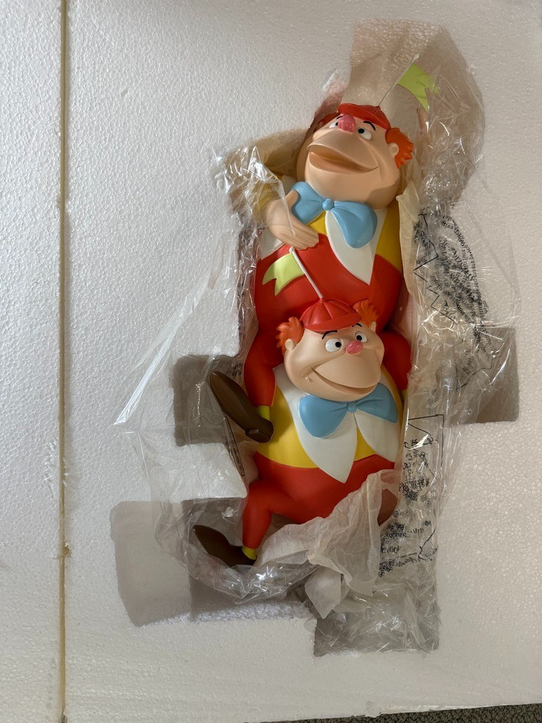2004 Disney Auctions Limited Edition (LE 250) Tweedle dee & Tweedle dum Big Fig
