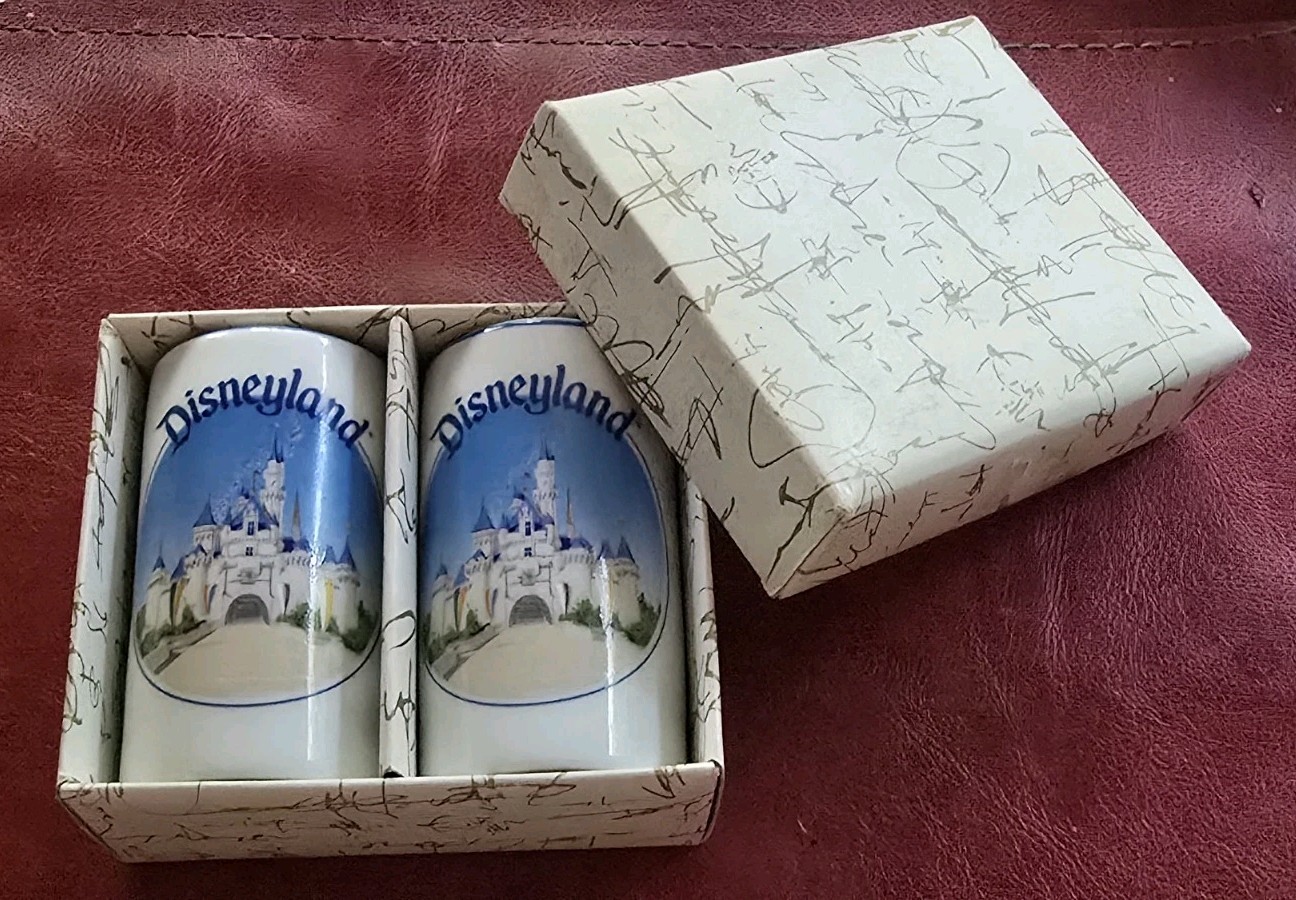 New Disneyland Salt and Pepper Shaker Castle Japan 2 1/4 inches tall Sweet