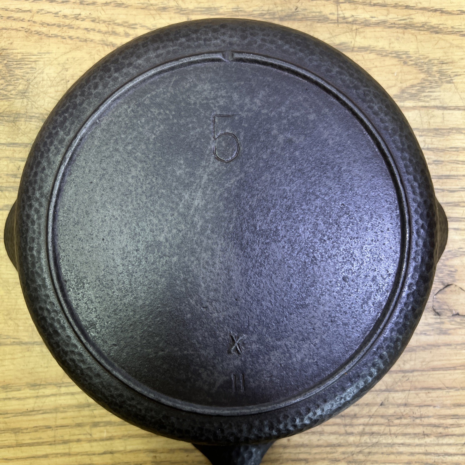 Vtg Lodge Hammered Cast Iron Skillet No5 Single Notch 1930s Sits Flat No Cracks