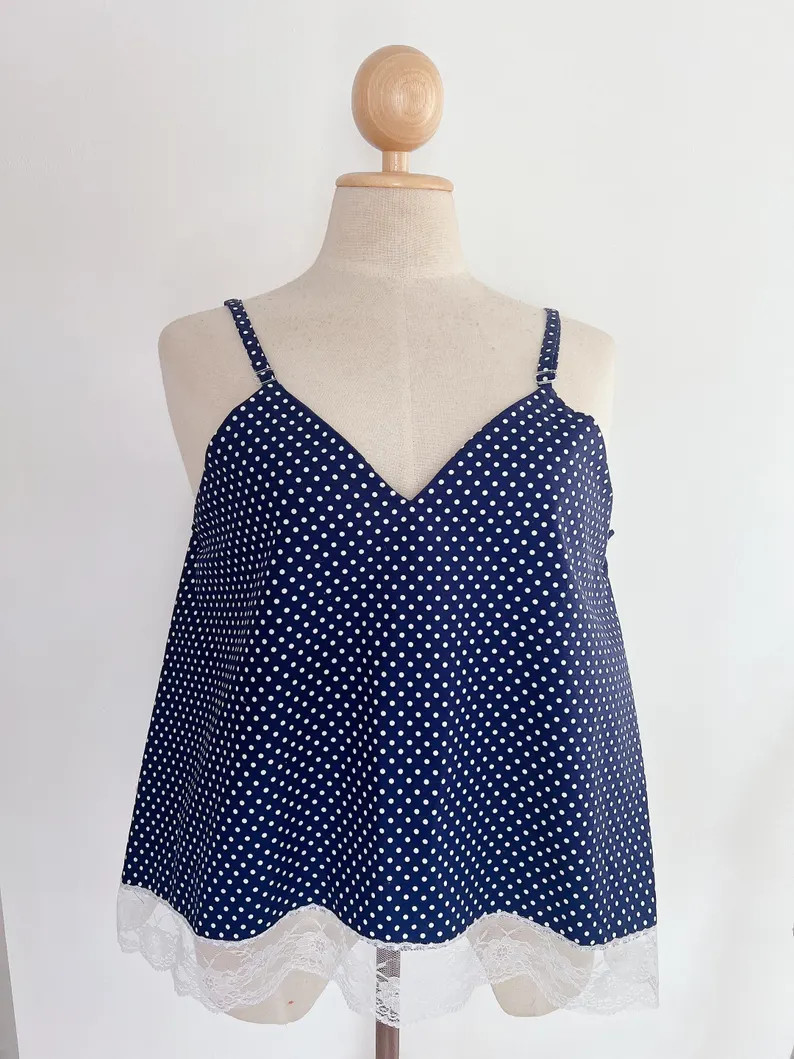 56-inch Plus-size spaghetti-strap top, dark blue with white polka dots Big Size