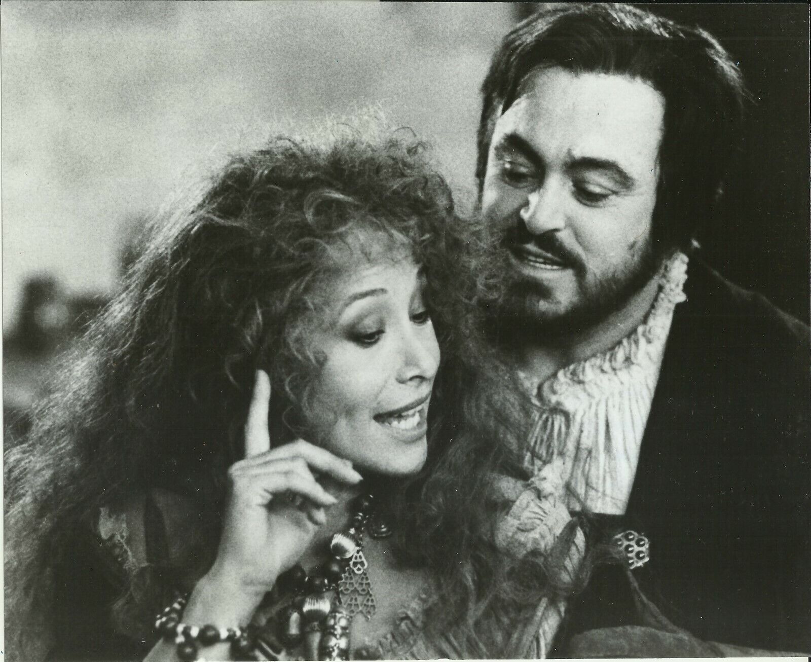 RIGOLETTO Luciano Pavarotti Victoria Vergara Original 1987 PBS Press Photo