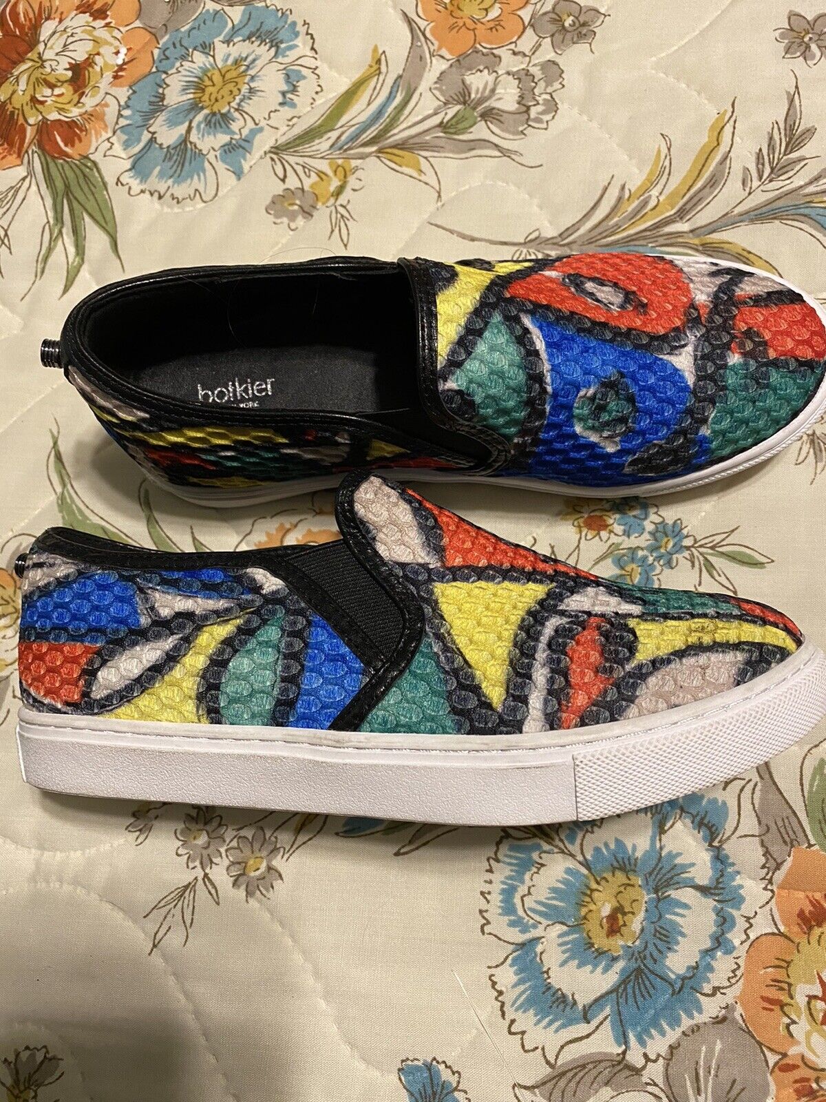 New Botkier Women’s Size 7.5  Low Top Pull On Fashion Sneakers, Multicolored