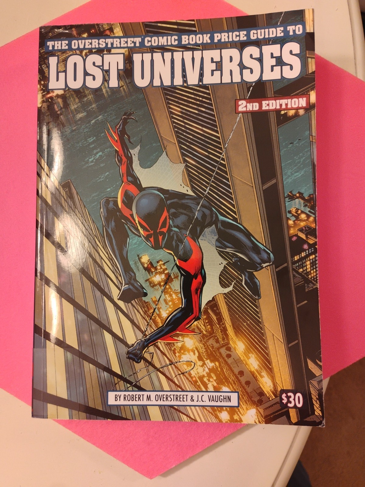 The Overstreet Comic Book Price Guide to Lost Universes 2nd Ed. Excellent Cond. The Overstreet Comic Book Price Guide to Lost Universes 2nd Ed. Excellent Cond.