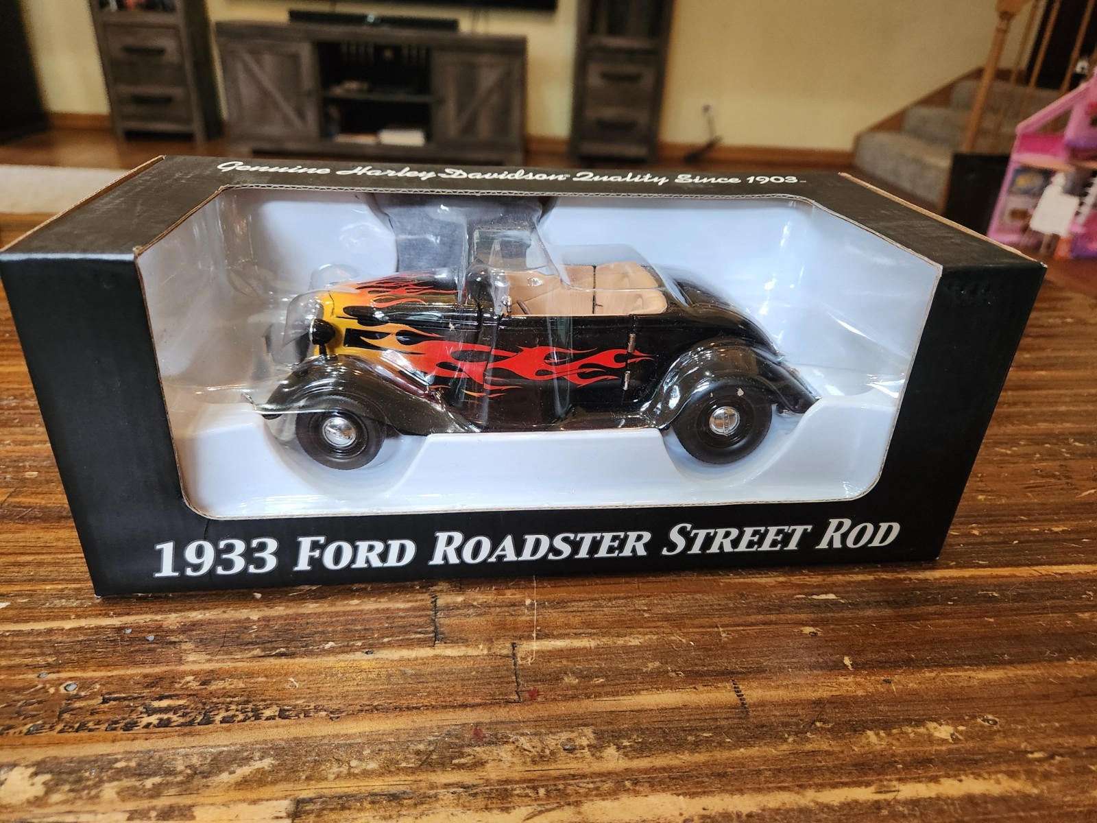 Harley Davidson 1933 Ford Roadster Street Rod 1:24 Scale Die Cast 7.5\