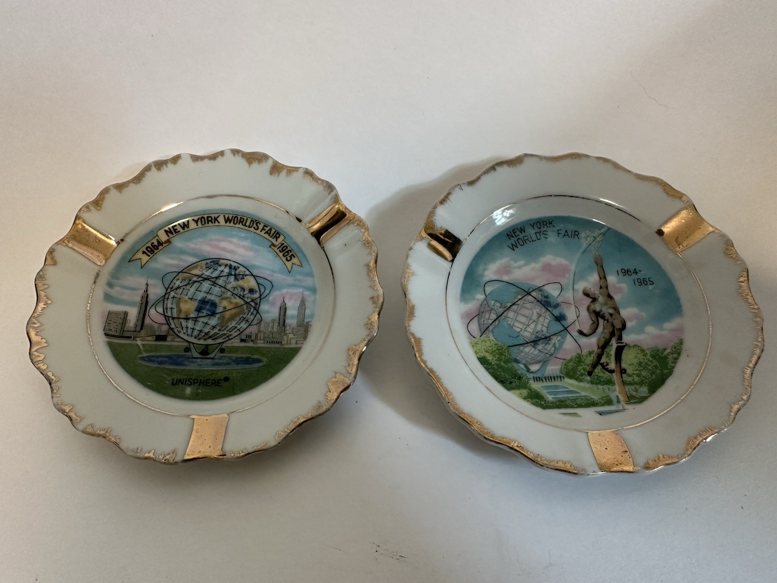 Rare Vintage 1964-1965 New York Worlds Fair Unisphere Porcelain Ceramic Ashtray