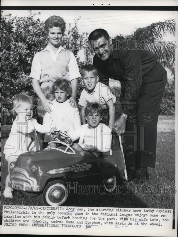 1962 Press Photo Reds pitcher Joey Jay & family in Cinncianti - net06989