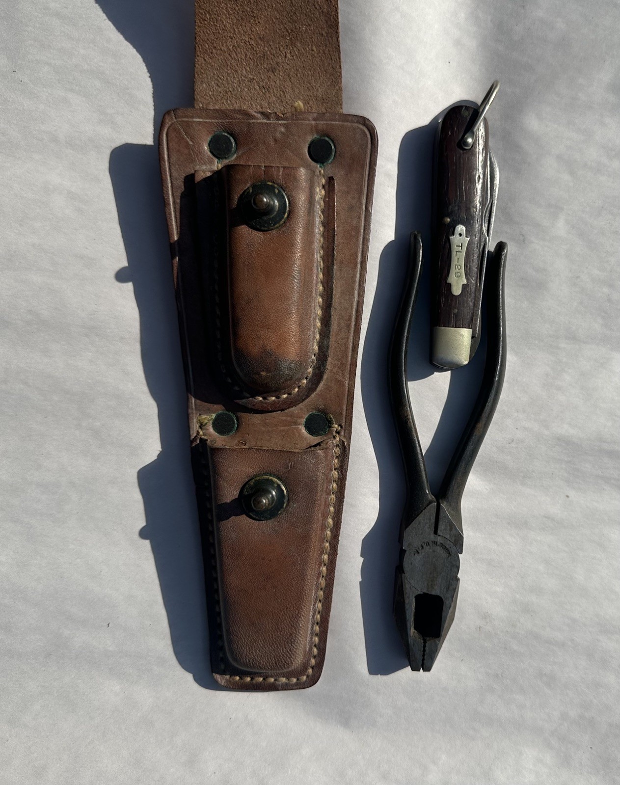 1950s Korean War Era Lineman’s Pliers with T‑29 Pocket Knife in Leather Carrier