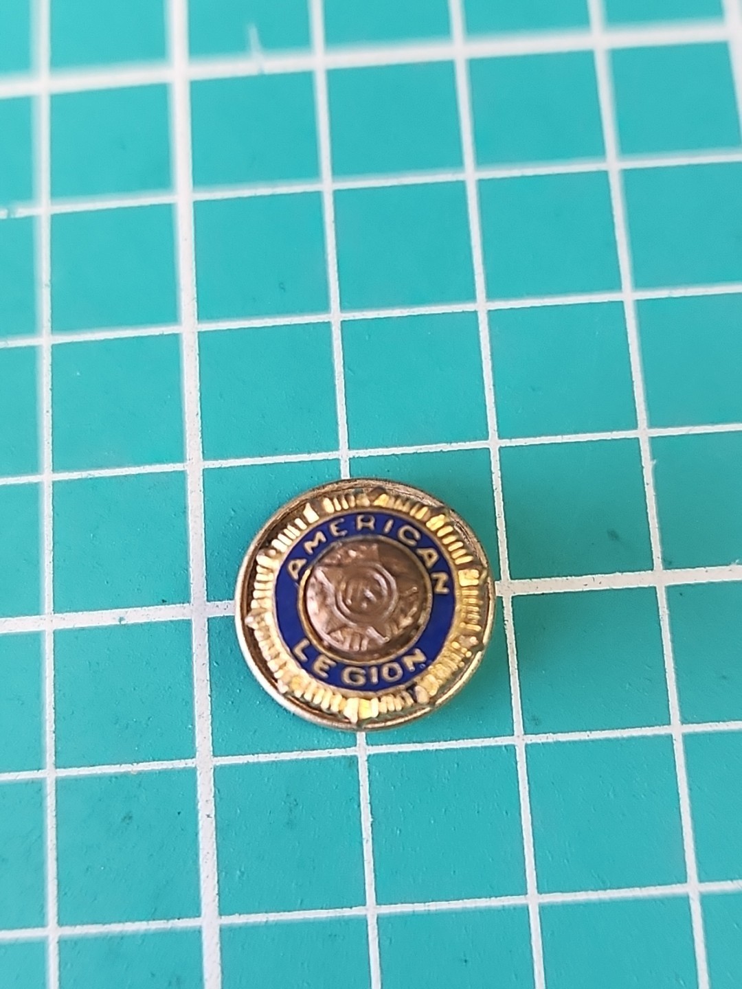 Vtg American Legion Screw Back Gold Tone Lapel Pin
