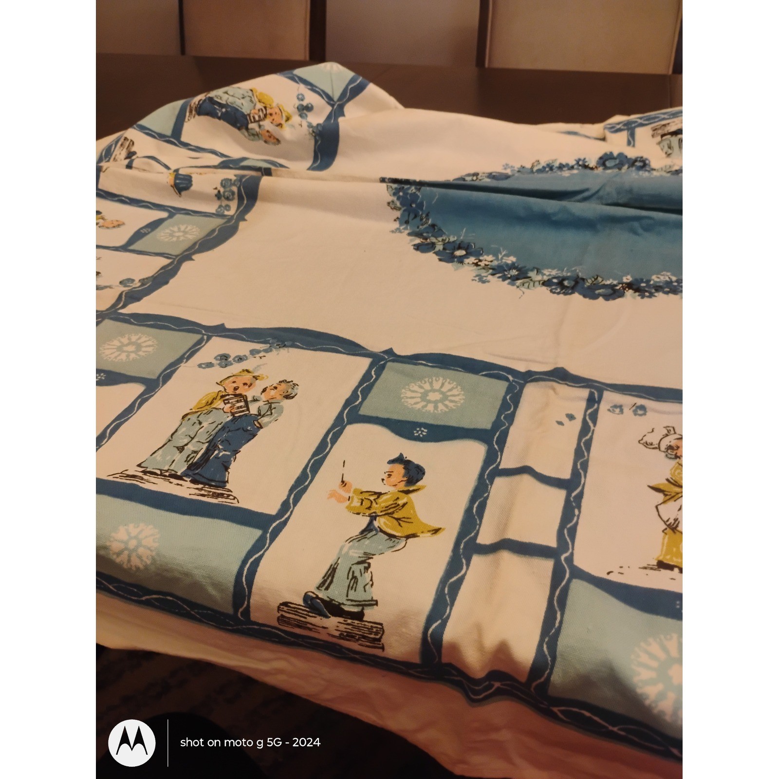 Vintage Mid Century Winter Scenes Tableclot Ice Skating Carolers 44 x 48