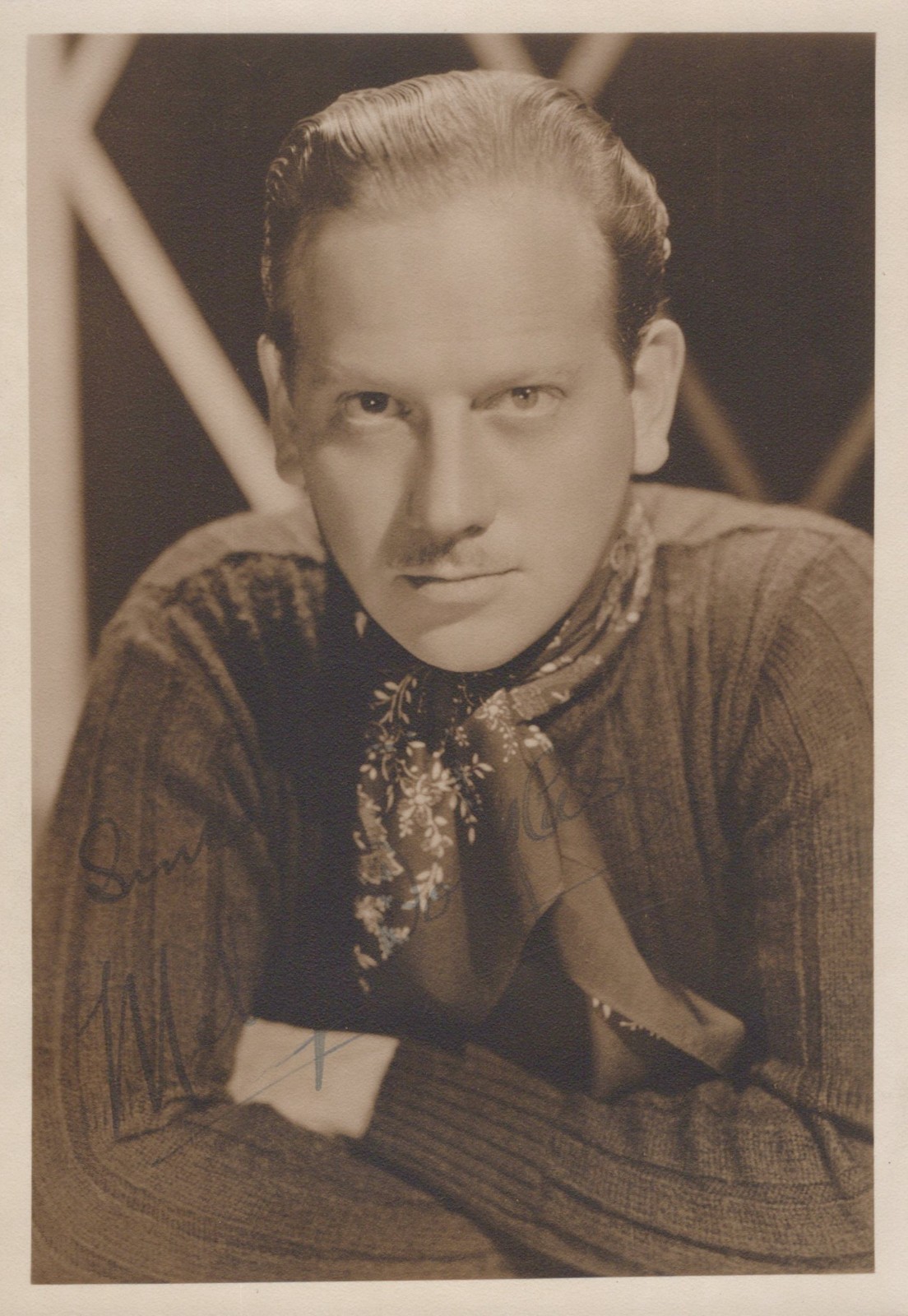 MELVYN DOUGLAS 1901-81 ACADEMY AWARD WINNER Hand Signed 6x8 Photograph AUTOGRAPH