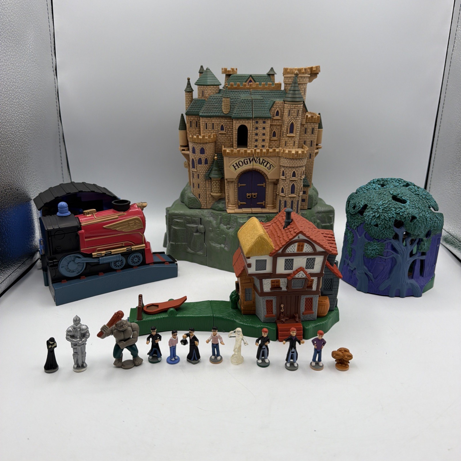 Vintage 2001 Mattel Harry Potter Polly Pocket Castle Figures Extra Sets Works