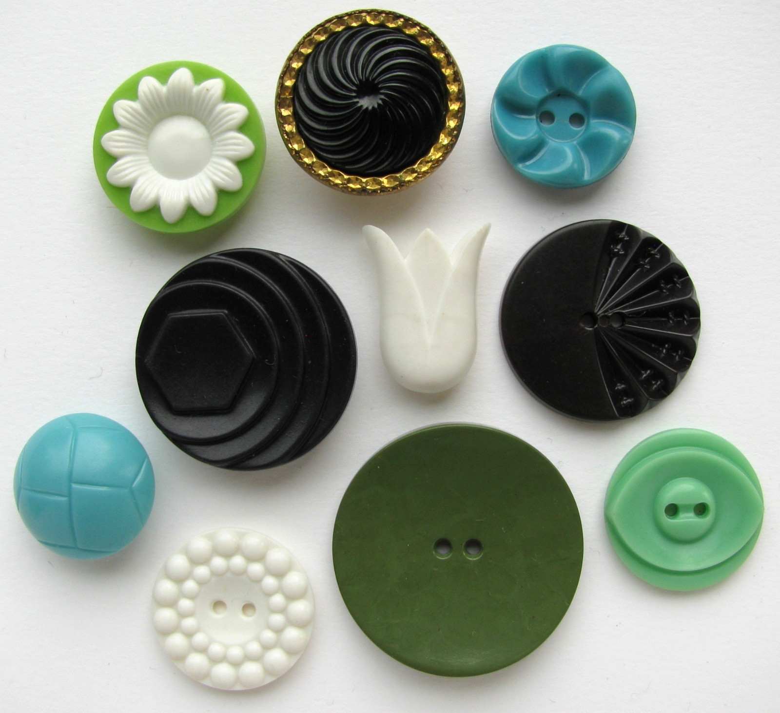 10 Vintage Colt Buttons #43 Tulip #10 #9 #5 #98 #65 #93 #118 #19 #31 Lot 5