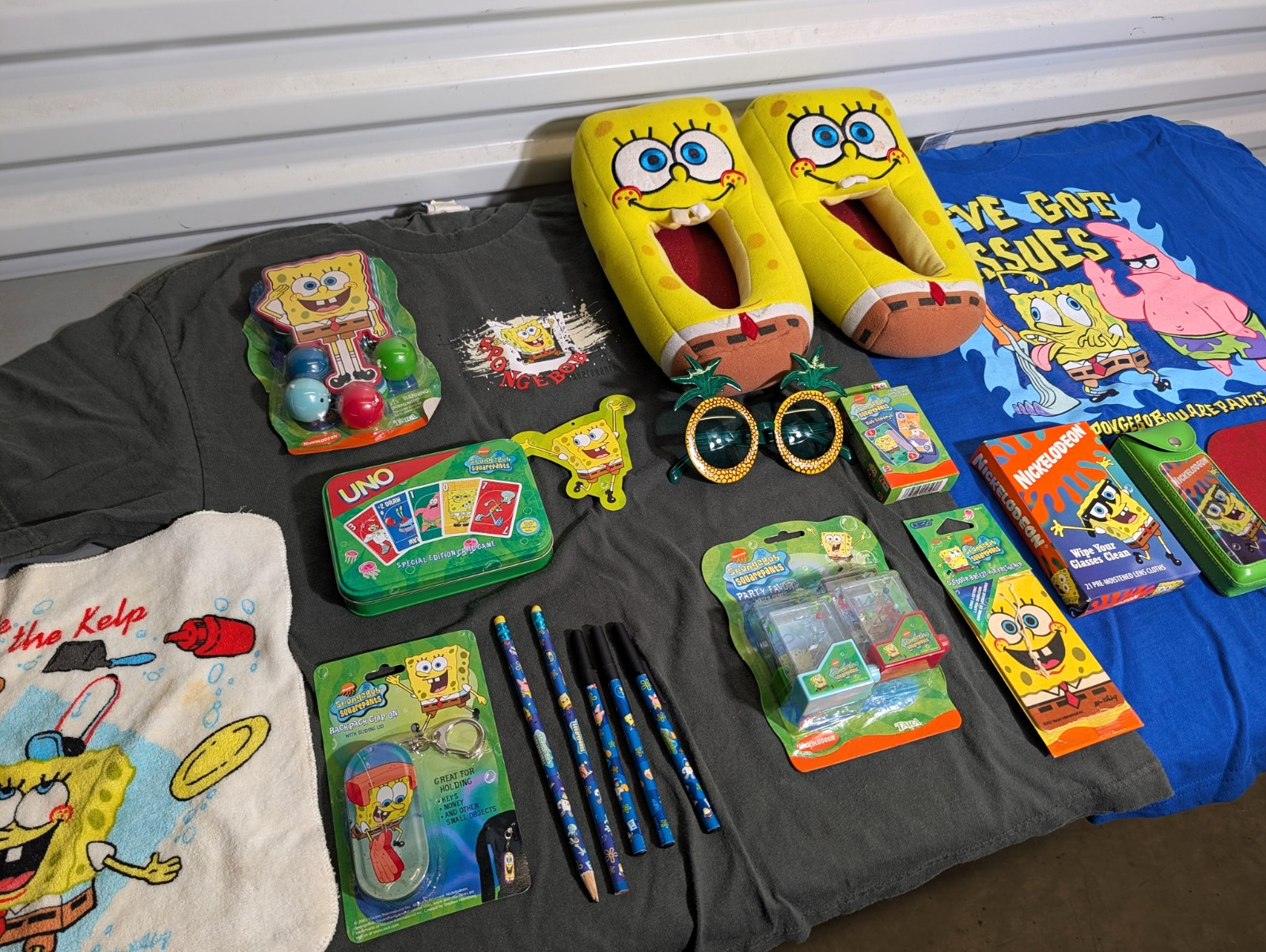 Huge VTG SpongeBob SquarePants Lot 90s/2000s Shirts New/Used Items Nickelodeon 