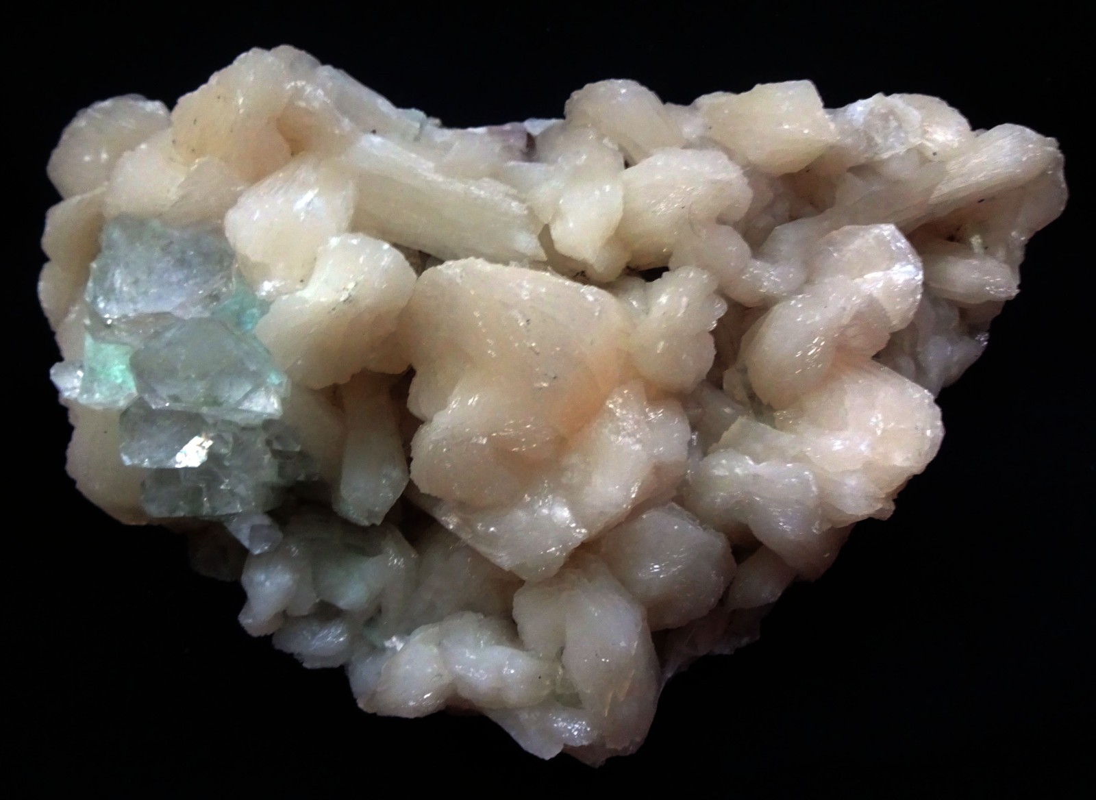 STUNNING LIGHT GREEN APOPHYLLITE CUBES ON STILBITE BOWS FORMATION MATRIX MINERAL