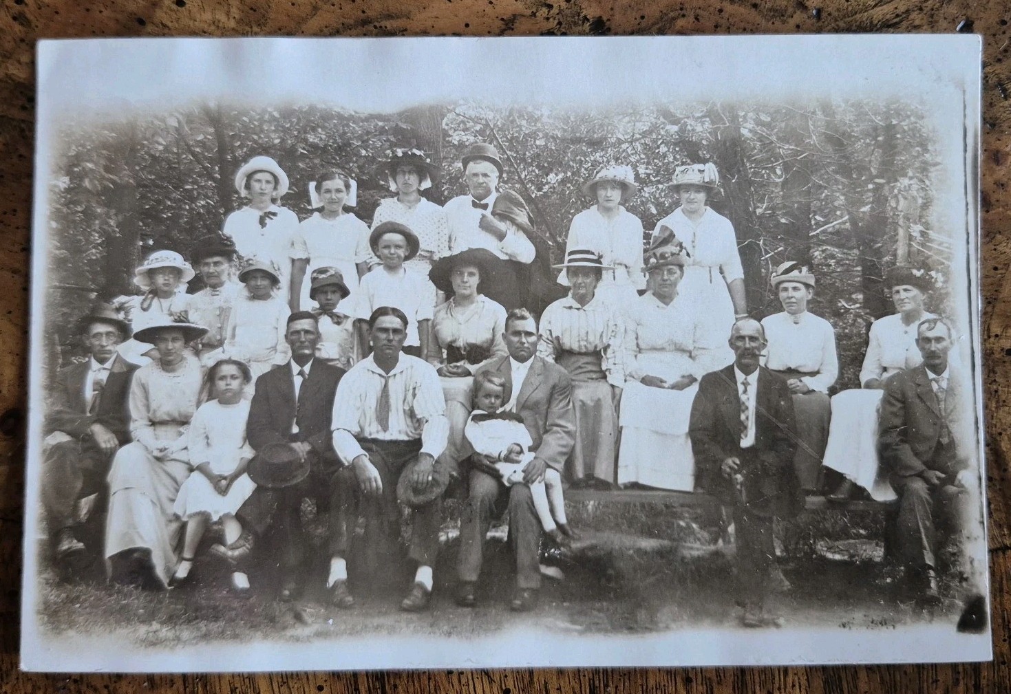 Antique RPPC Postcard Large Edwardian Family Group Outdoor Portrait c.1904-1907