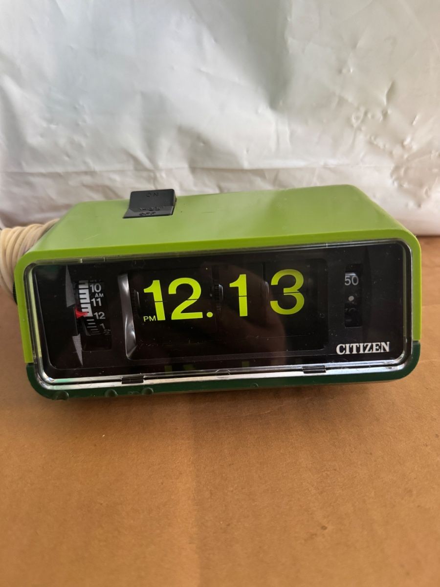 Vintage Citizen Flip Alarm Clock High leaf Curtis 5RD025 Green Used from Japan