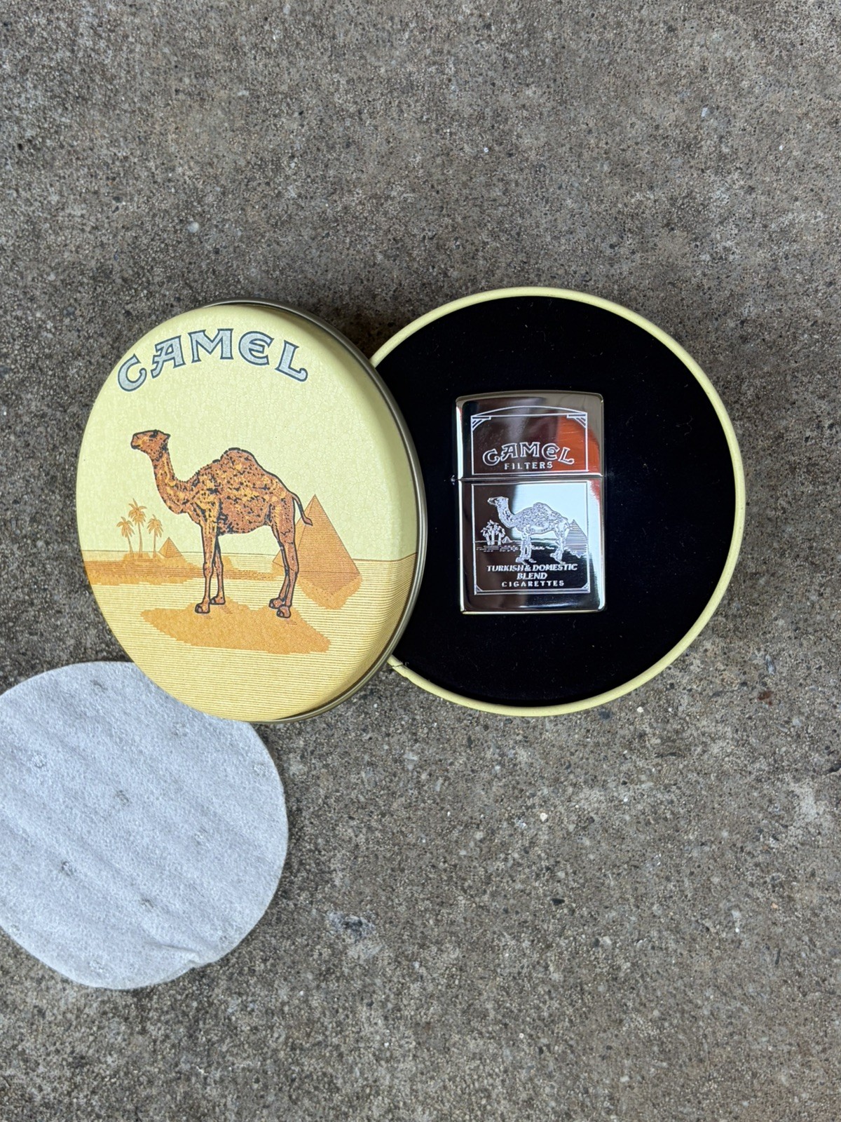 New Sealed 1994 ZIPPO Lighter CAMEL Double Sided Design Brilliant Chrome in tin