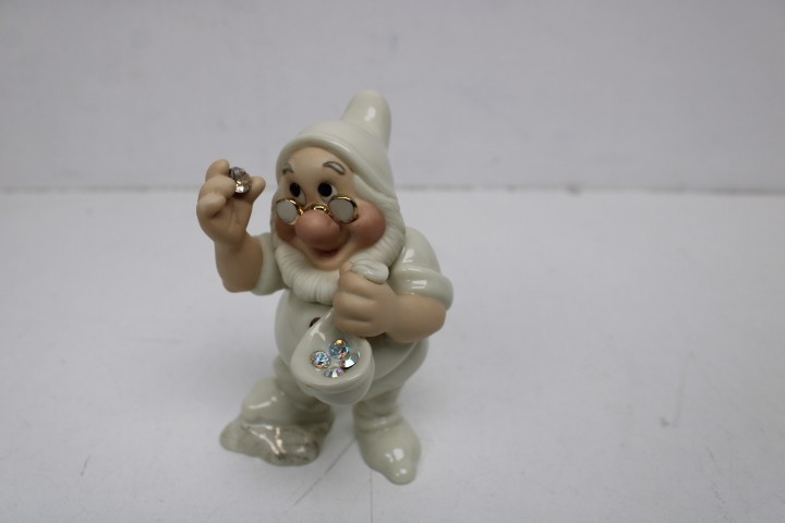 Lenox Disney Showcase Collection Snow White Treasures Doc