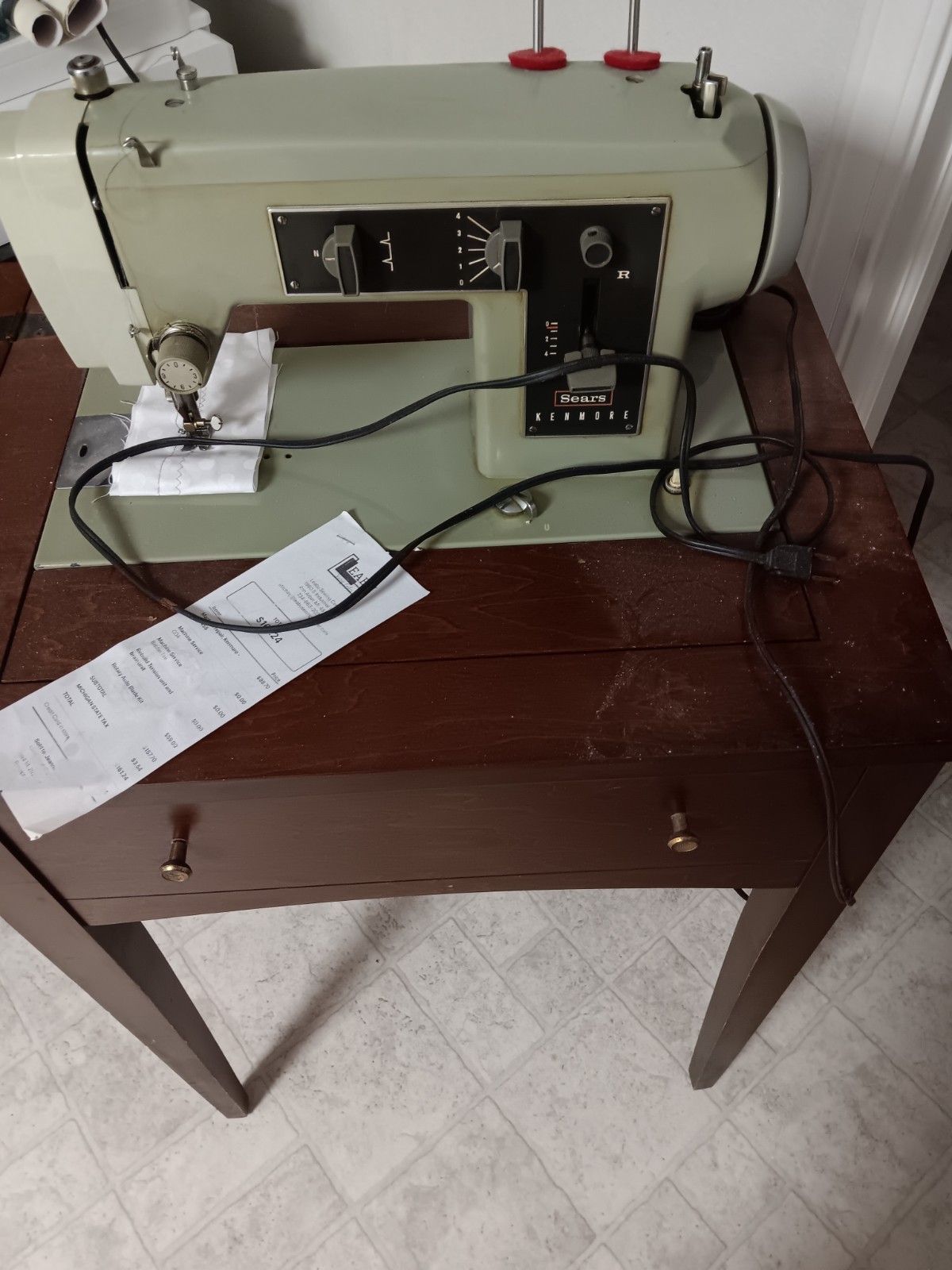 Vintage Sears Sewing Machine  In Cabinet And Works Great 15813011 Model P/U ONLY