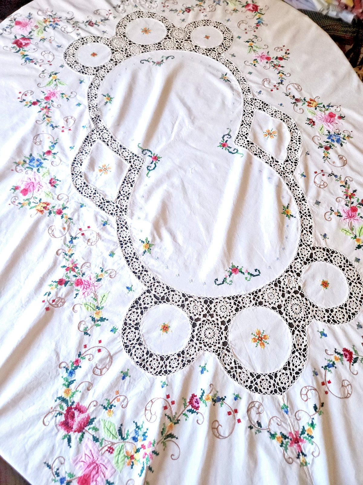 VTG Hand Embroidered Rose Cross Stitch Crochet Insert Lace Work Tablecloth 76x62
