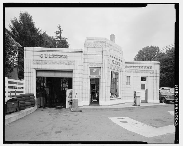 Bedford PA 1930s Dunkle's Gulf Station Pitt Street auto service station