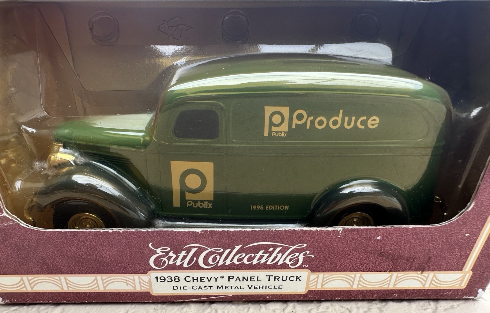 Publix Produce 1938 Chevy Panel Truck Bank ERTL Die Cast 1/25 Scale 1995