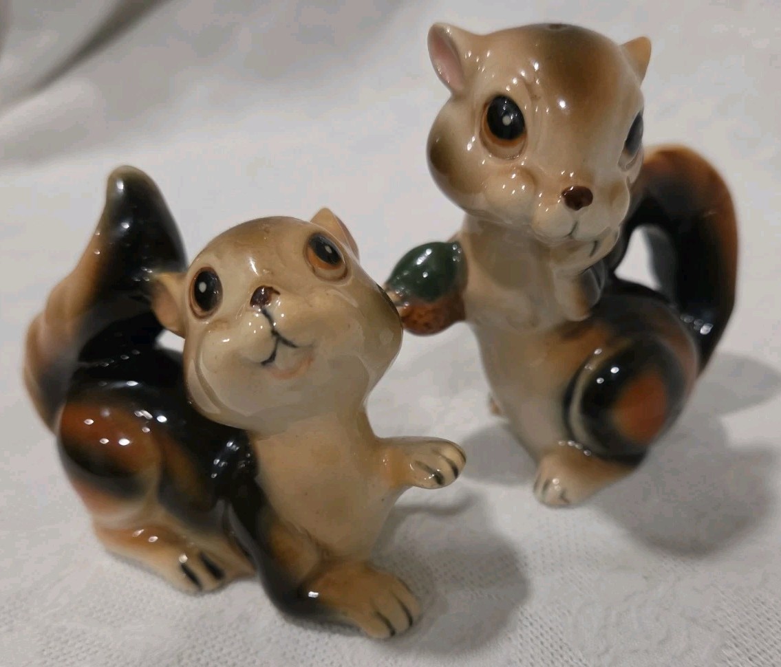 Vintage 1950s Chipmunk Ceramic salt and pepper shakers Japan