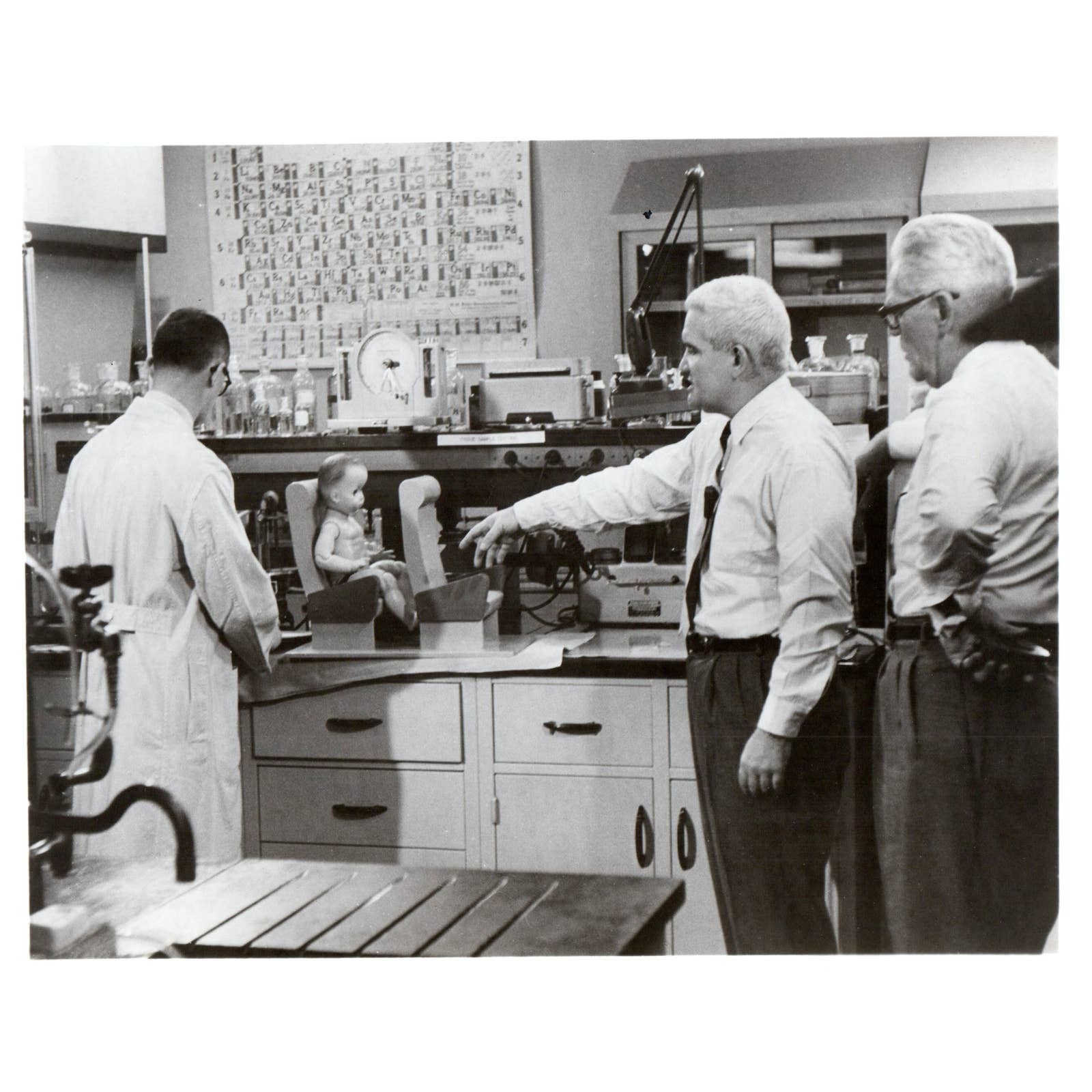 c1960 Press Photo Leonard Davidson Case of the Boston Electra CBS Reports TJ7-2