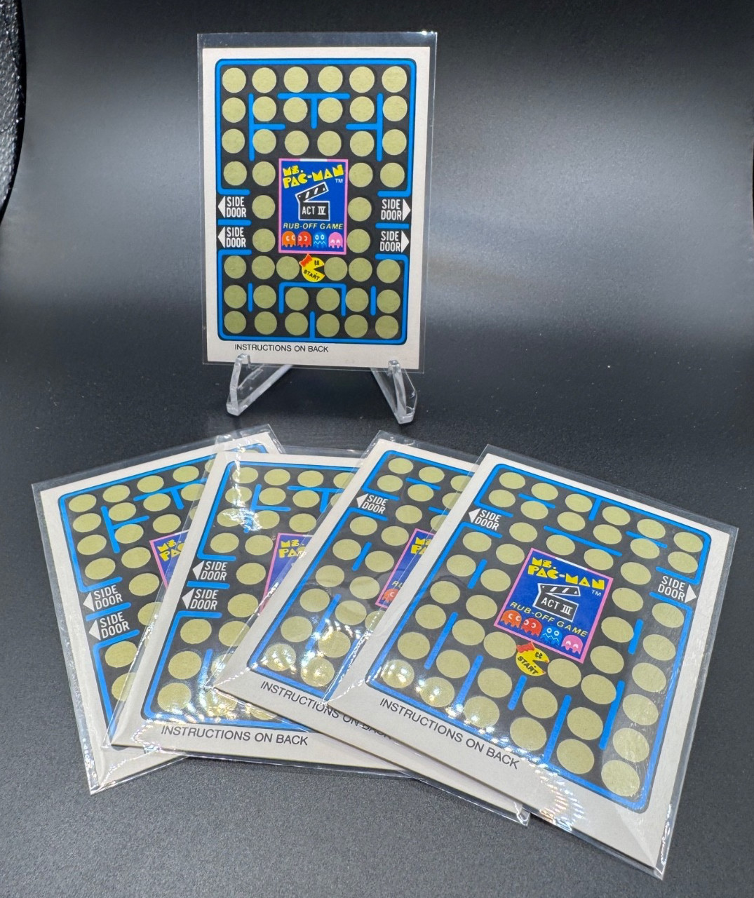 1980 Fleer Midway MS. PAC-MAN Game Card - Unscratched Facing Right