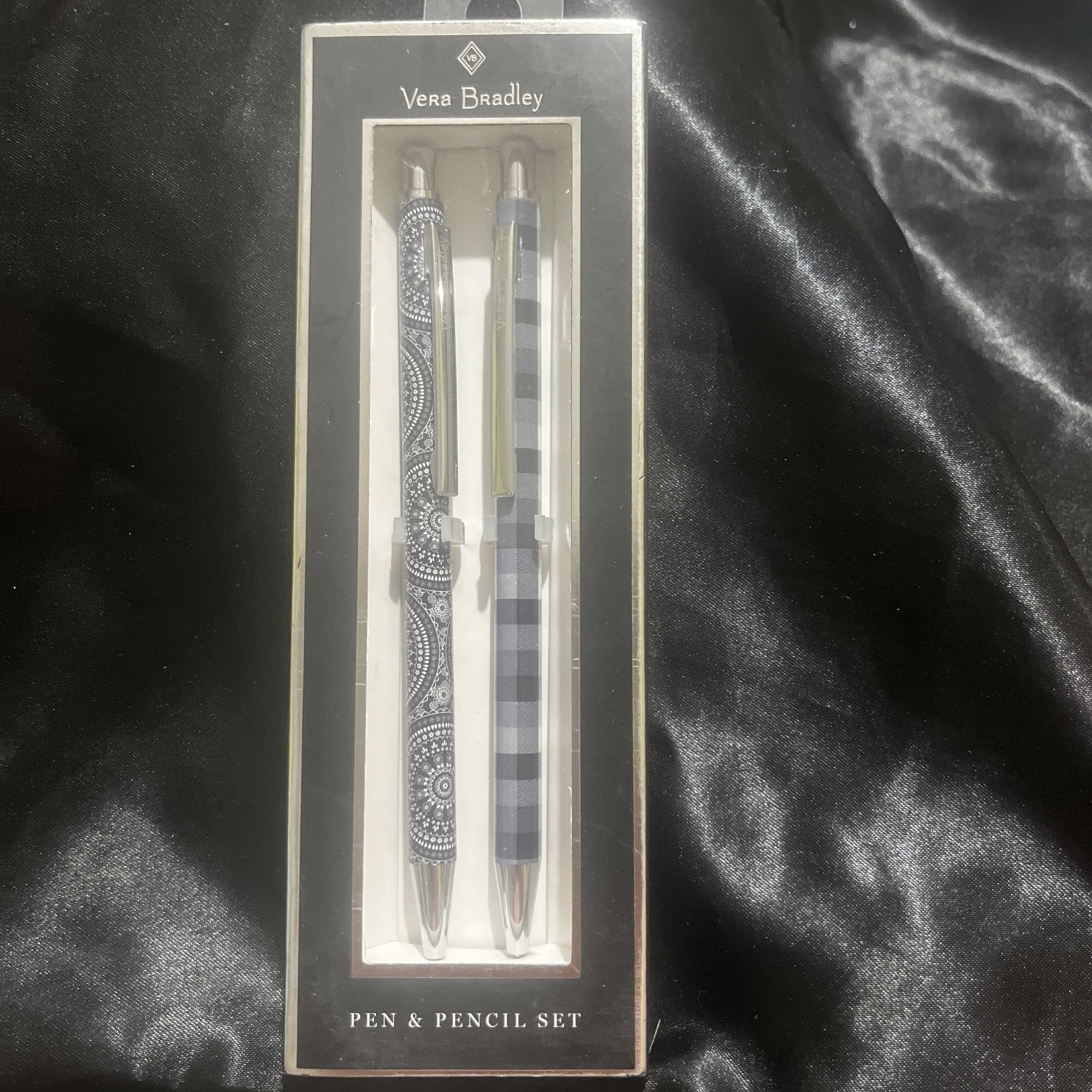 Vera Bradley Pen And Mechanical Pencil Set Black Bandana Medallion Design NIB Vera Bradley Pen And Mechanical Pencil Set Black Bandana Medallion Design NIB