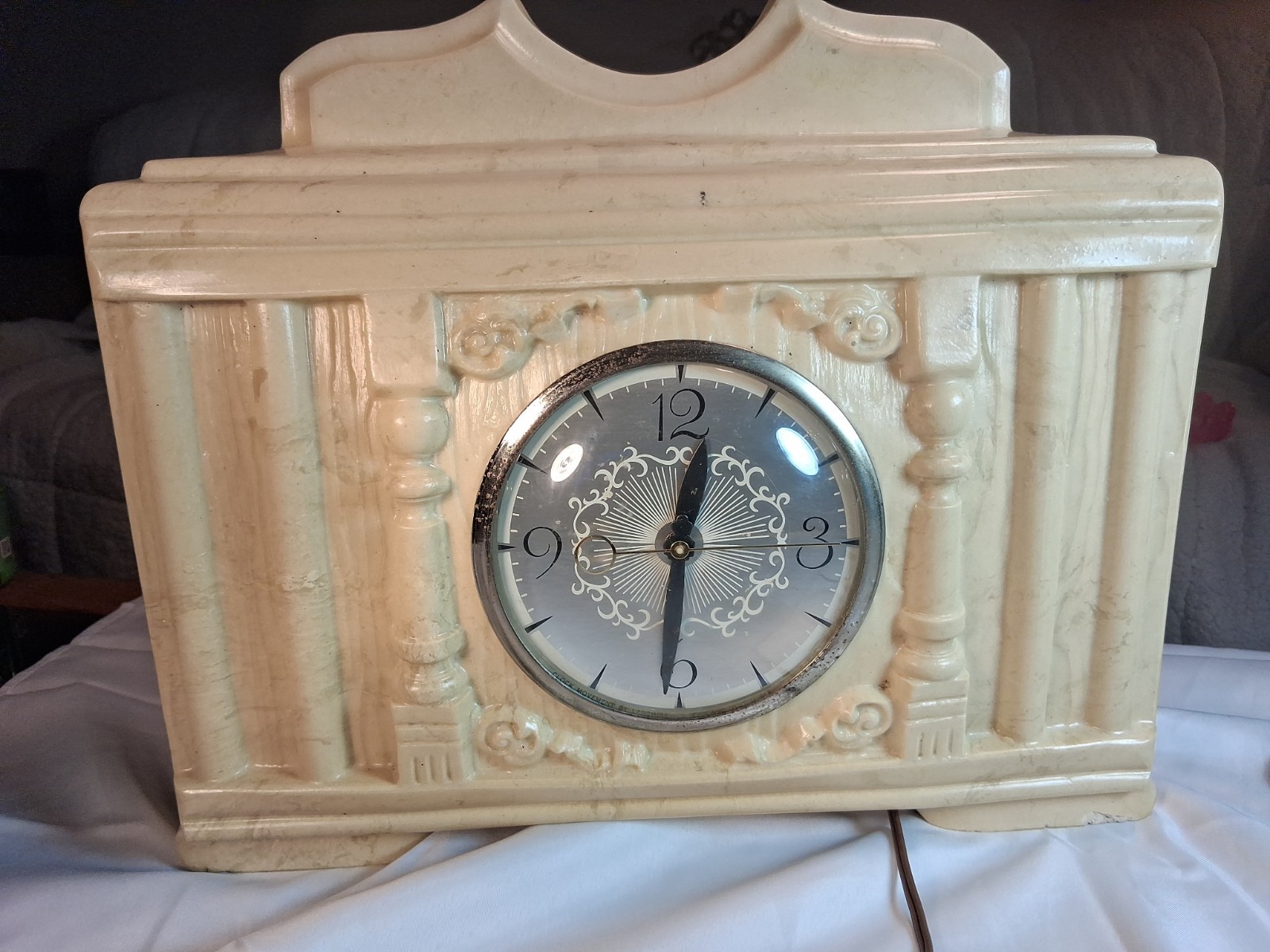 NICE Vintage Antique Lanshire Clock Faux Marble Resin Electric Mantle Desk Clock