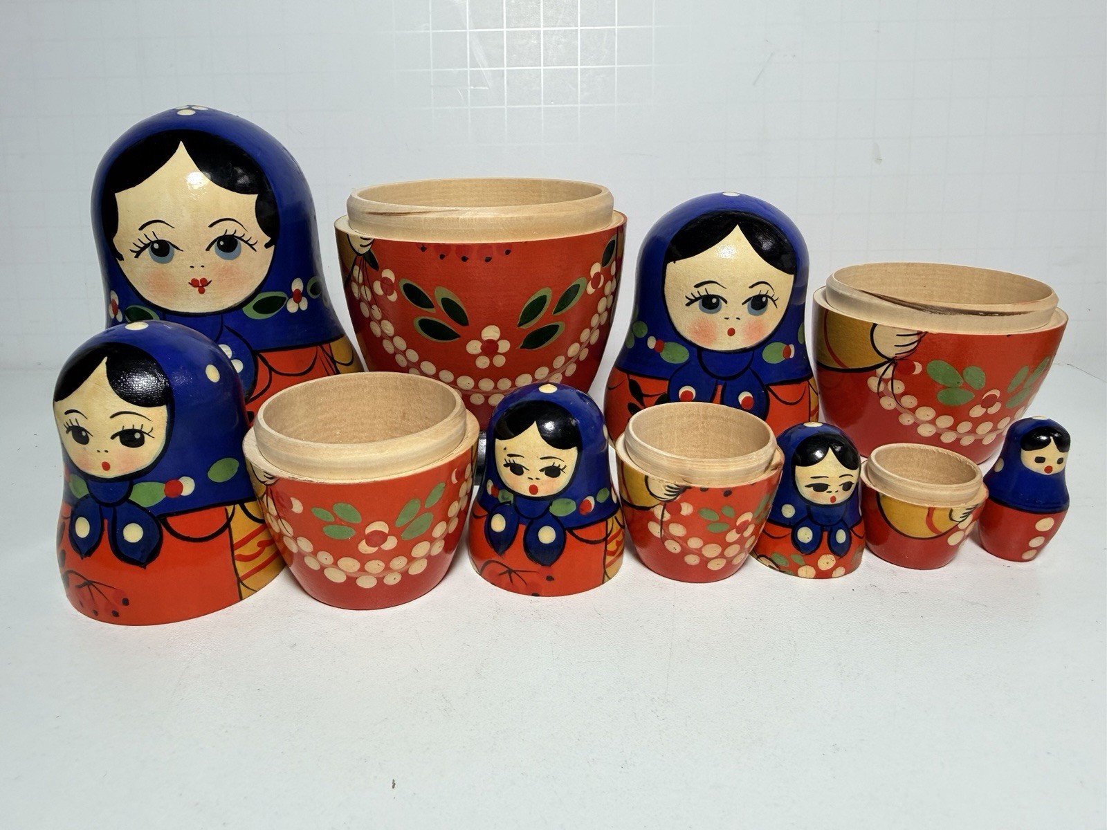 Trad. Zagorsk 50s-70s Russian VTG Hand Painted Nesting Dolls 6 pcs BABUSHKA USSR