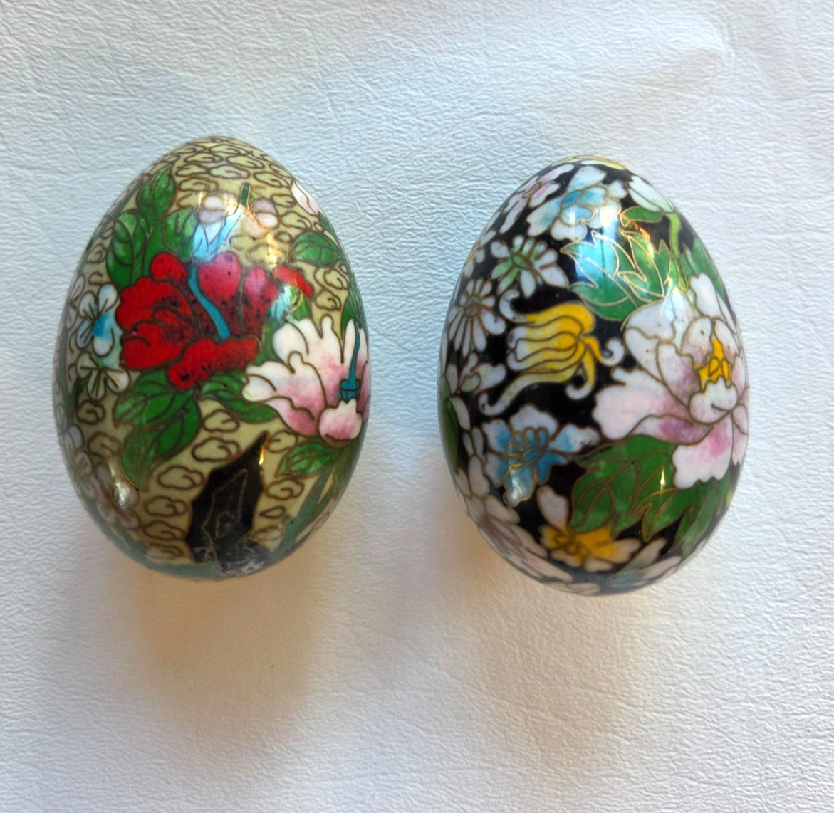 Vintage Chinese Cloisonné Enamel Eggs Lot of 2 Floral Designs Black & Cream
