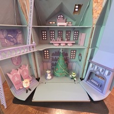 Rudolph and The Island of Misfit Toys Santa's Castle No Box 2001  100% Complete  picture