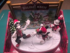 🎄Disney “Holiday Magic” Figurine – Mickey & Minnie Christmas  picture