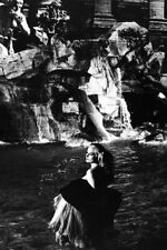 La dolce vita Anita Ekberg iconic in Trevi Fountain Rome 24x36 Poster picture